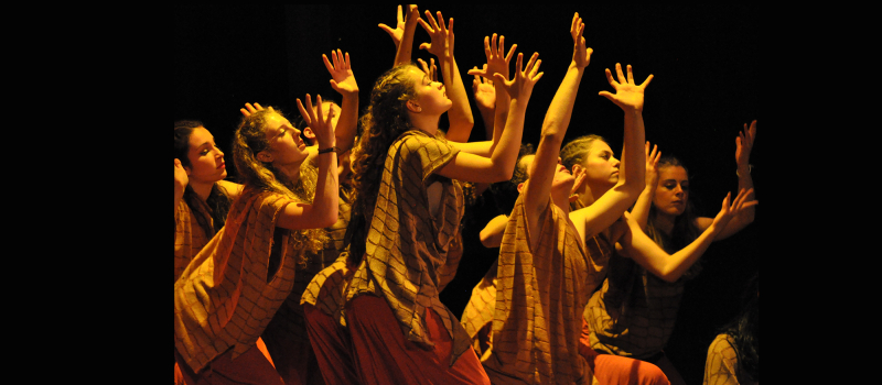 Spectacle de danse avec 200 danseurs aux arènes de Nogaro 