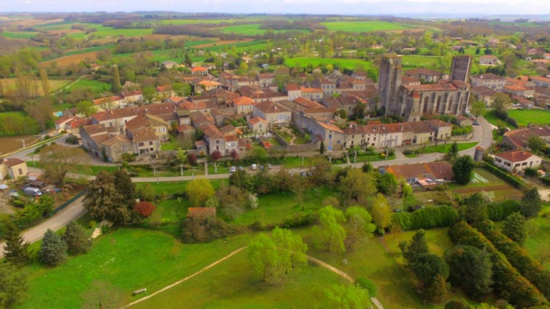 Ciel, mon village !