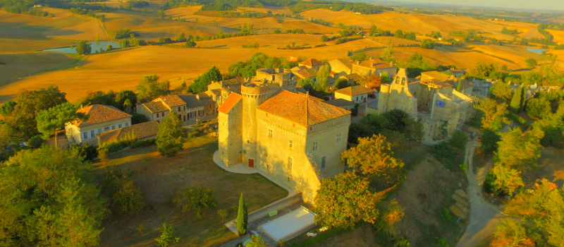 Ciel, mon village !