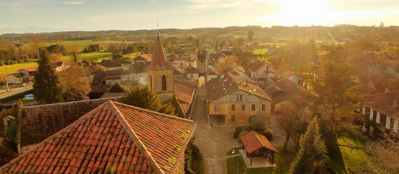 Ciel, mon village !