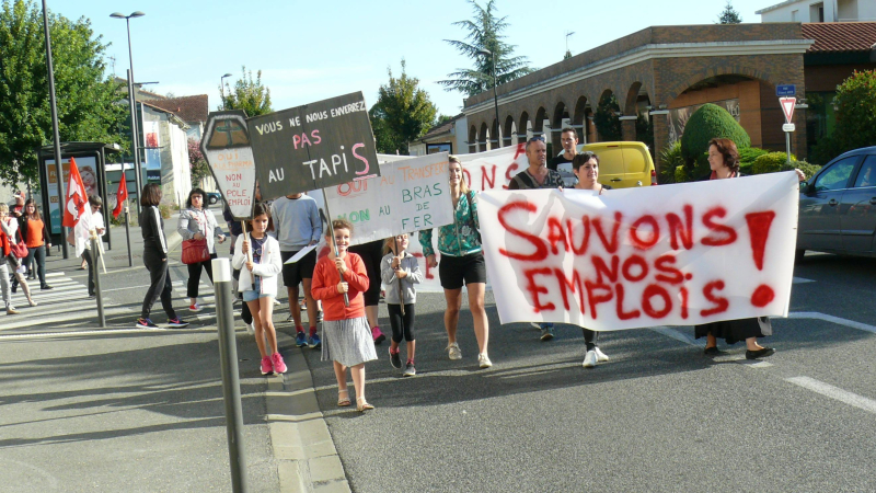 Les salariés de la pharmacie Lafayette ont manifesté dans les rues de la ville