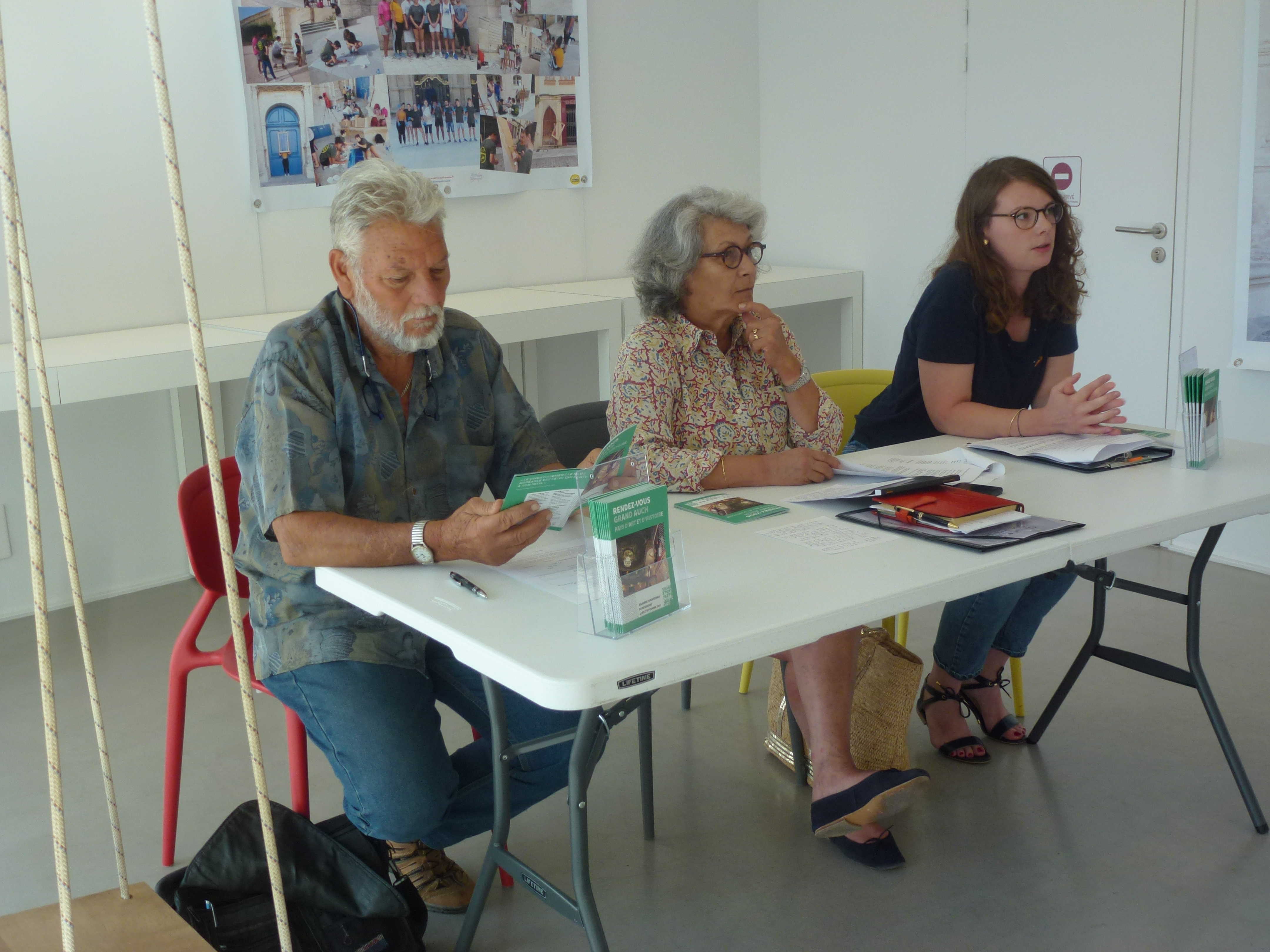  Joël Mignano, Joëlle Martin et Cynthia Bicheron, animatrice de l'architecture et du patrimoine du Grand Auch.