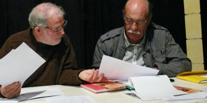 Walter Robutti, président du comité départemental de théâtre amateur, et Bernard Lapeyre, lors d'une réunion préparatoire en juin 2019