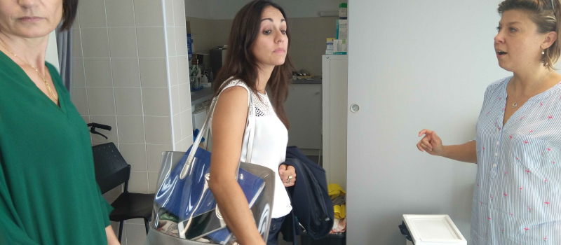 Une candidate à la mairie de Tarbes en visite à la maison médicale.
