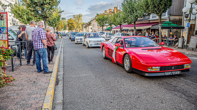 (2) Parade en ville pour le Classic Festival de Nogaro