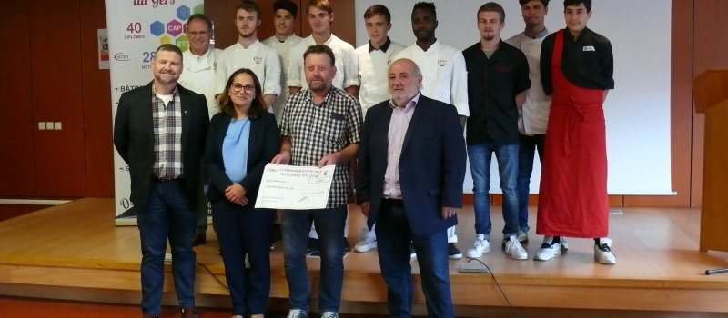 École des métiers : la section boucherie reçoit un chèque de 15.000 euros