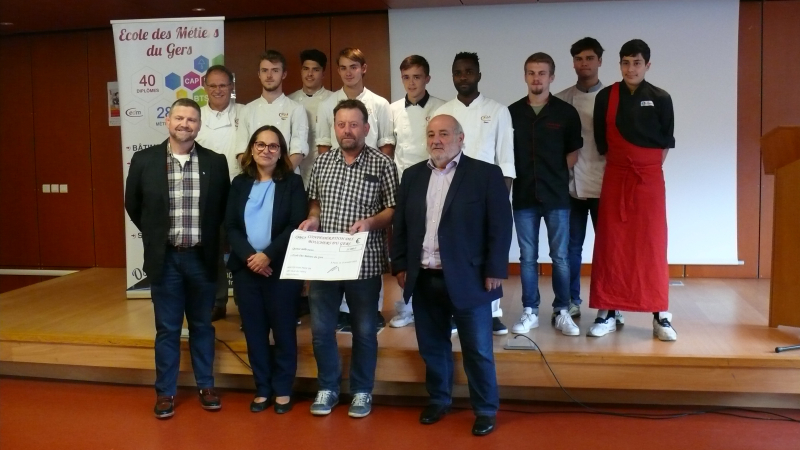 École des métiers : la section boucherie reçoit un chèque de 15.000 euros