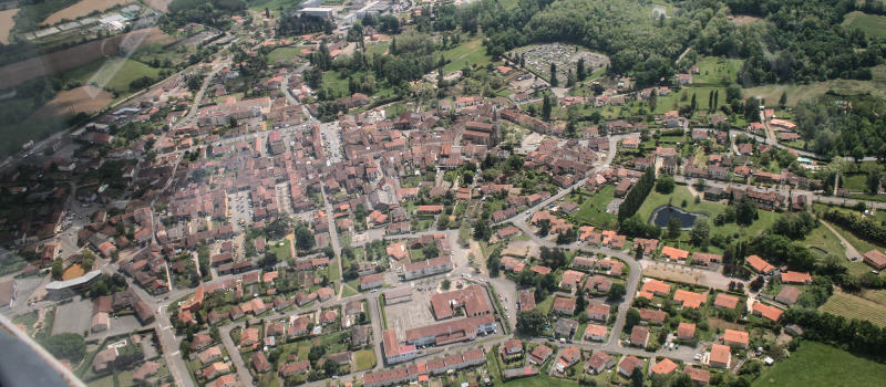 Survol de Nogaro par des hélicoptères  