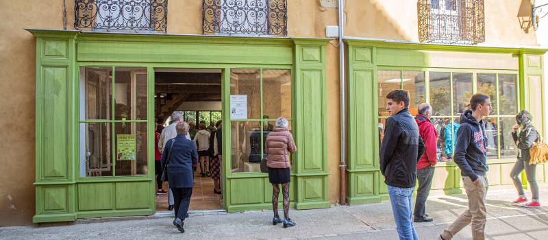 L’ancienne épicerie de Lupiac devient t-shirterie  