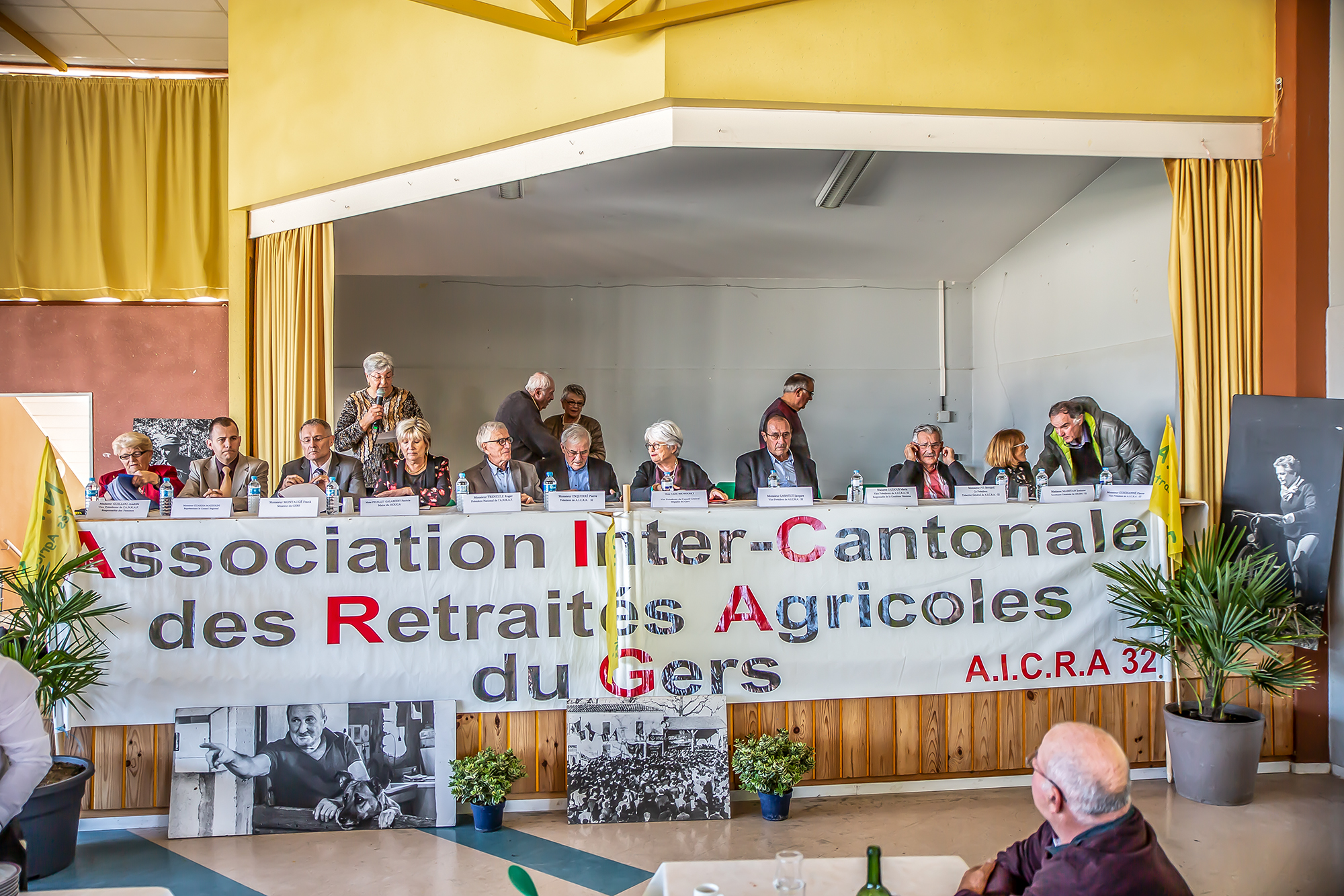 La tribune des officiels lors de l'AG, édition 2018, au Houga - Photo Archives Roland Houdaye