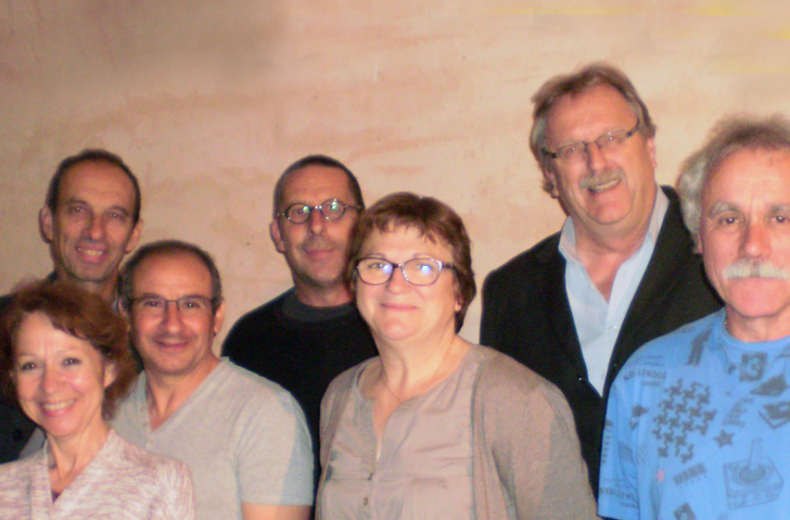 Au centre, Rosemonde Dal Lago entourée des membres de MTT
