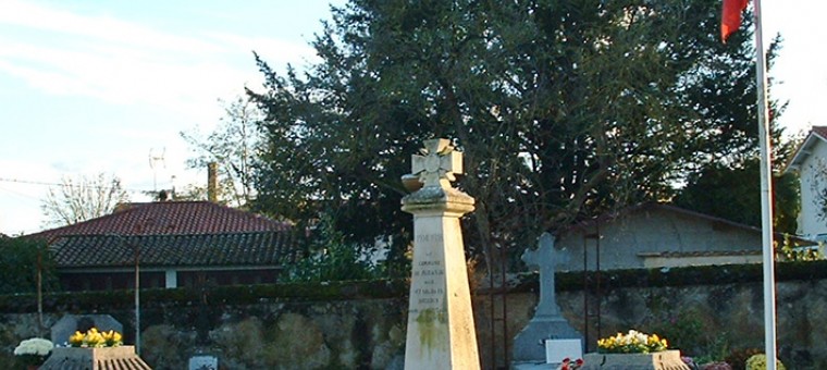 monument aux mort cimetière.jpg