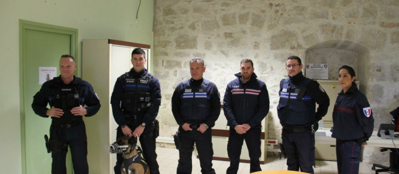 Enfin au complet et avec de vrais professionnels !