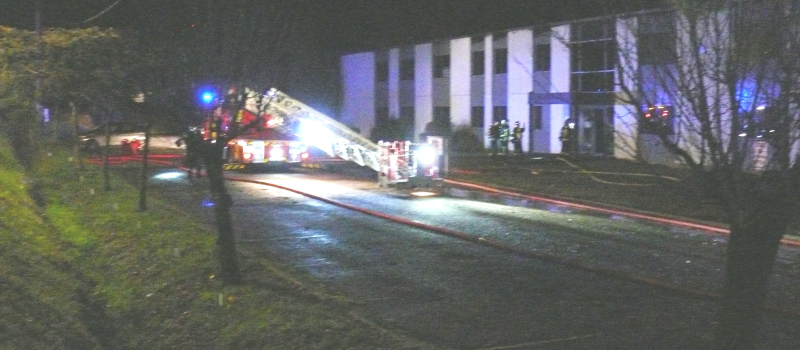 Un incendie suspect s'est déclaré dans un entrepôt de 400 m²