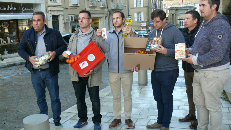 Opération stickage par les JA 32 et la FDSEA 32