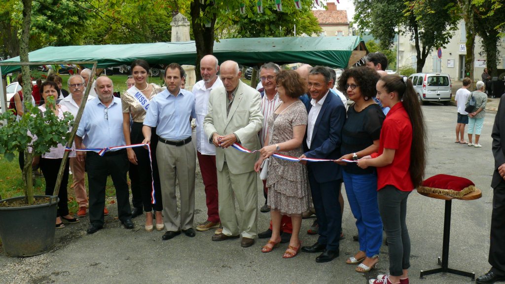 André Daguin coupe le ruban tricolore, lors de l'inauguration de la 35e foire aux vins et eaux de vie gersois, le 10 août dernier