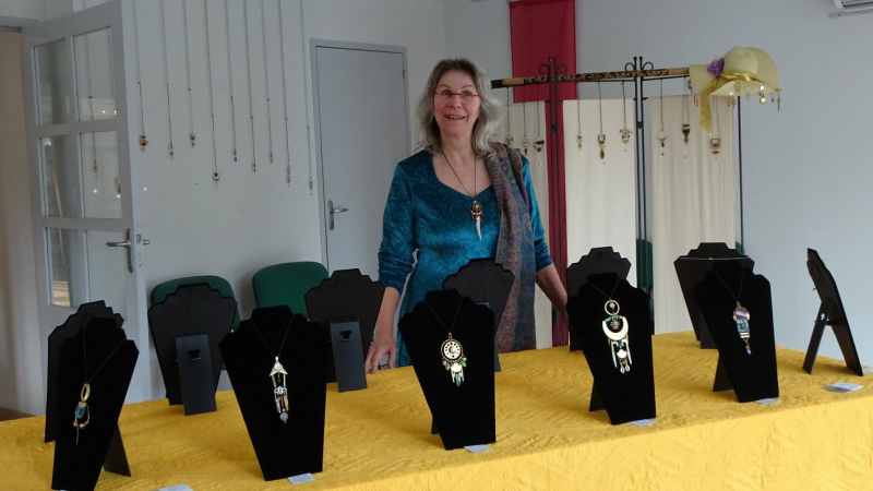 Les talismans de Lisa Burzan, bijoux porte-bonheur ou articles de décoration 