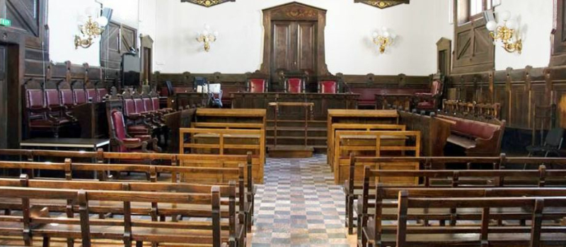 Théâtre au tribunal de grande instance