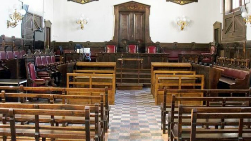 Théâtre au tribunal de grande instance