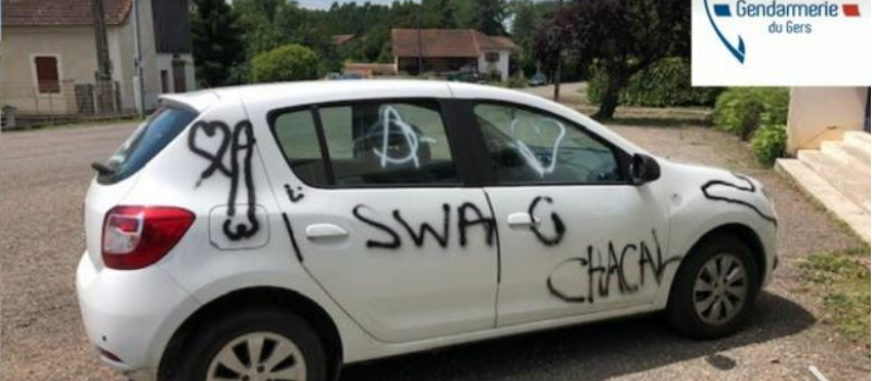 Les auteurs des tags interpellés