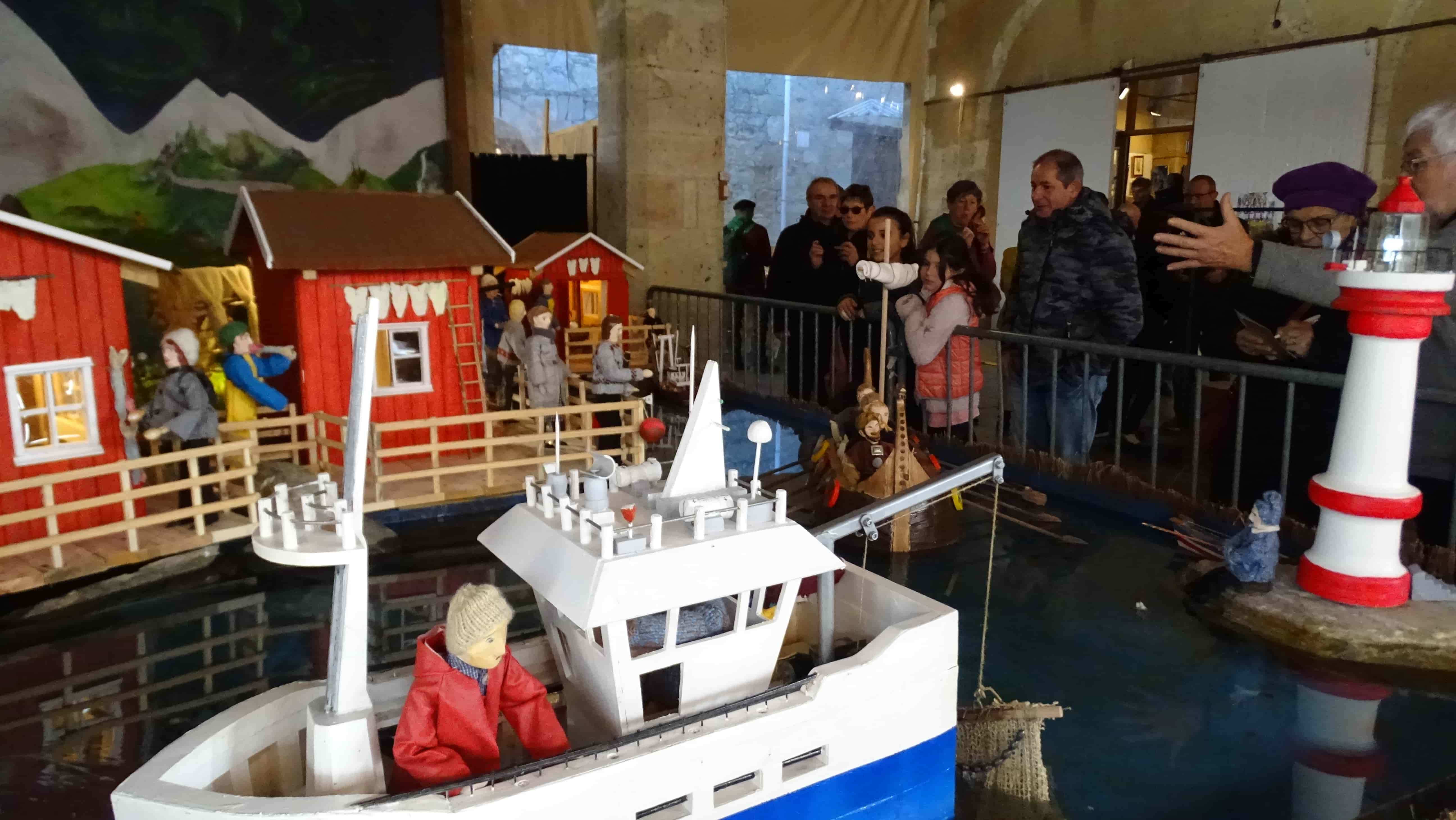 Cette année, le thème est l'habitat dans le monde. À Miradoux, c'est la Norvège avec ses fjords et ses maisons de pêcheurs appelés "Rorbus"
