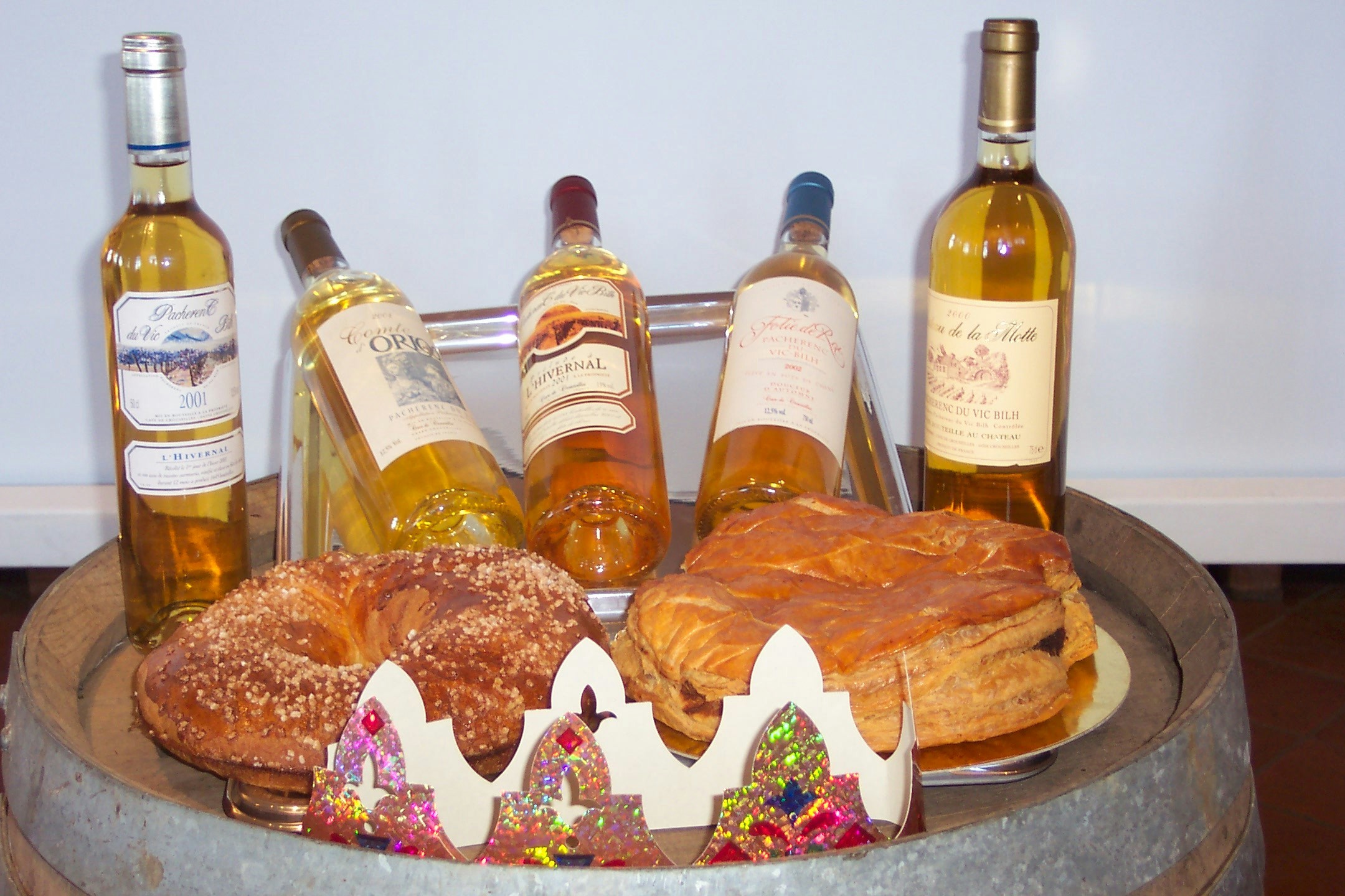 Et, pour terminer la soirée, acteurs et auditoire associent la légendaire galette des rois et son verre de Pacherenc du Vic-Bilh  Photo Lionel Lemaire