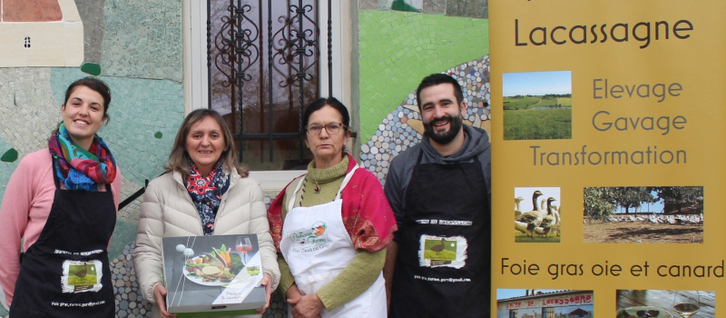 La famille Fourcade récompense la gagnante du jeu de Noël