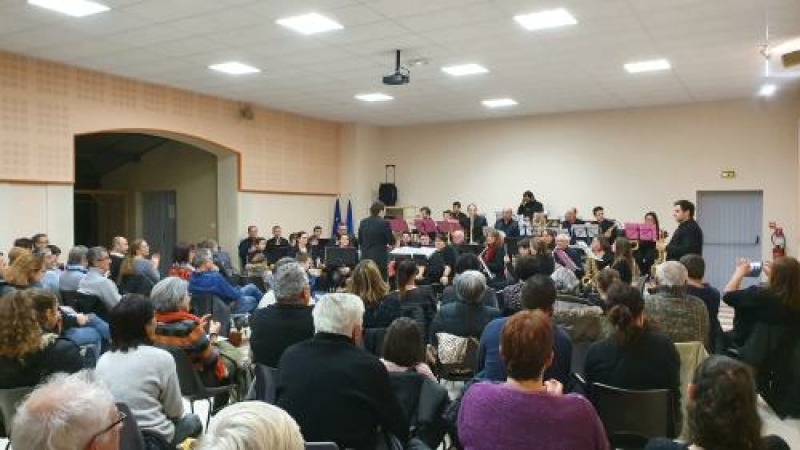 L'Harmonie vicoise fête Noël à Roquebrune