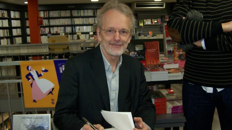 Un écrivain gimontois dédicace son dernier livre