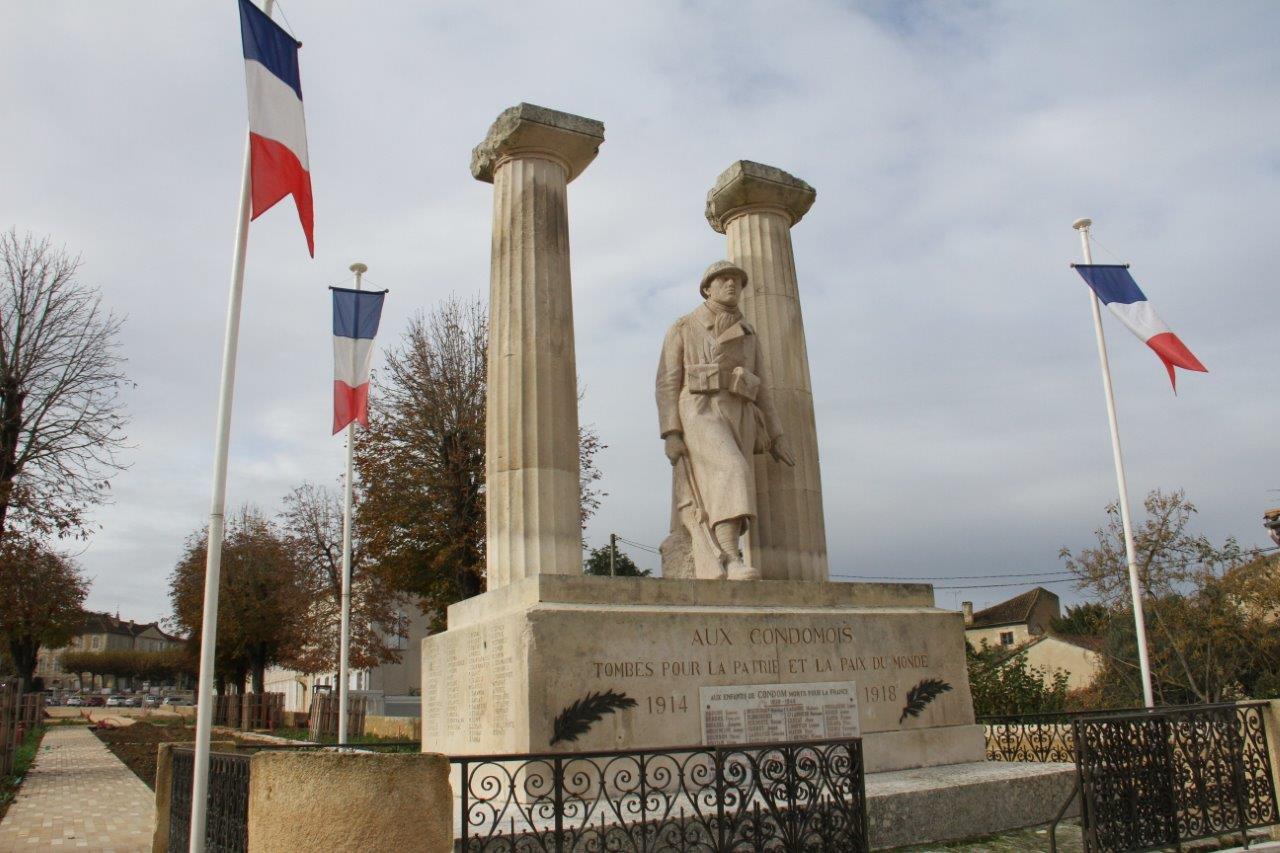 Le monument aux morts à Condom - Photo Marc Le Saux