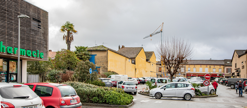 Arnaque ordinaire dans la rue, à Nogaro  