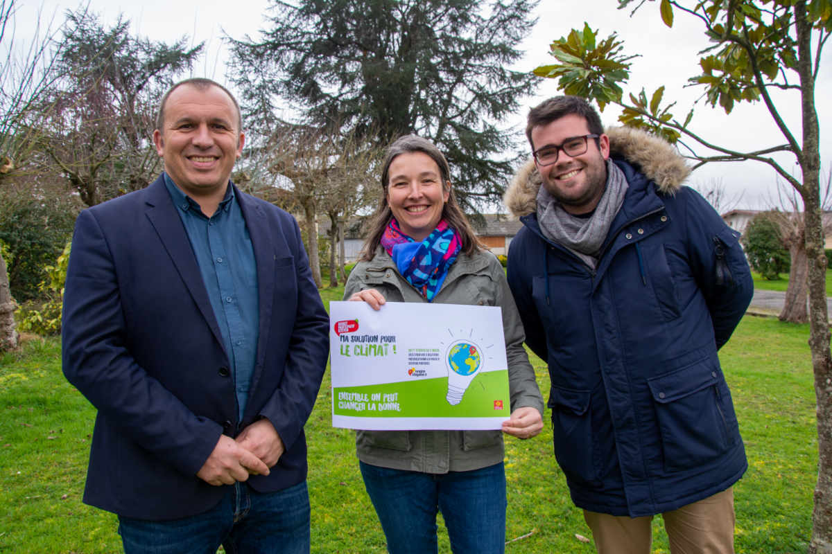 Stéphane Mur, chef d’établissement, Isabelle Massenet, adjointe de direction, chargée du Lycée et de l' Enseignement Supérieur, Franck Barthet, conseil régional des jeunes
