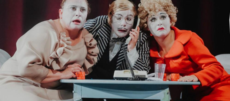 Lodka des clowns différents