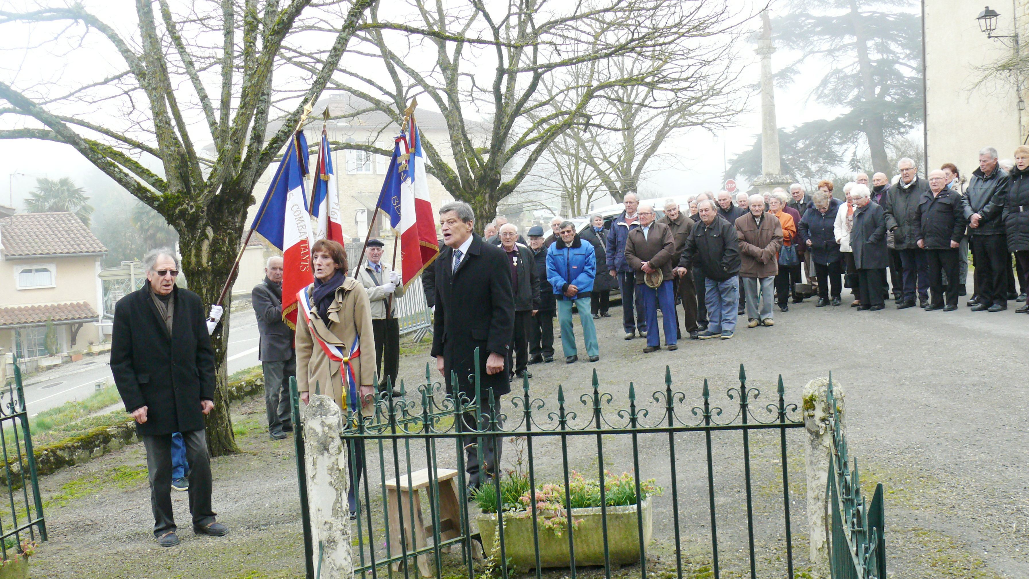 La Marseillaise a été chantée a cappella.