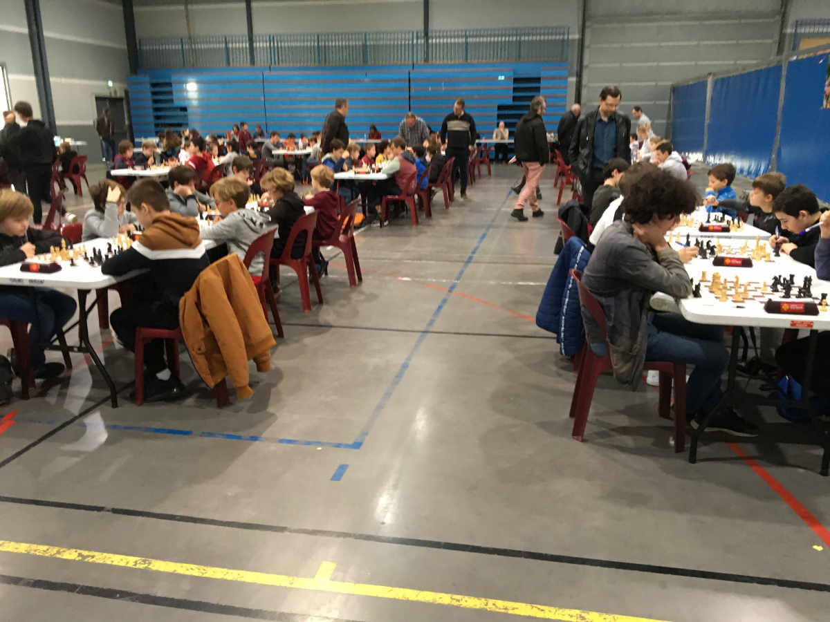 96 enfants en pleine réflexion