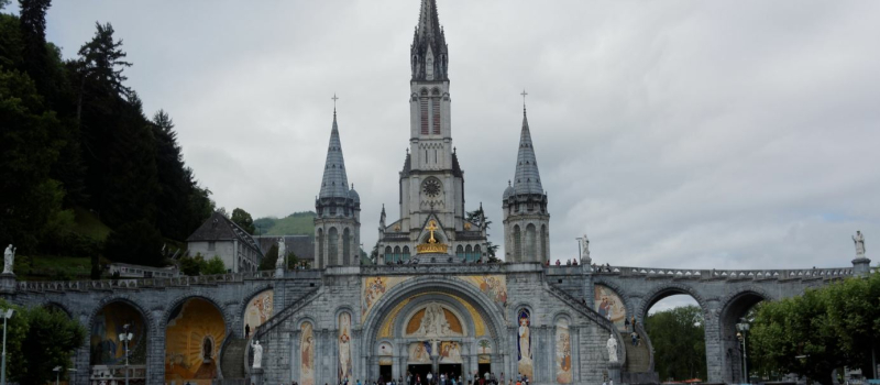 Les sanctuaires de Lourdes fermés