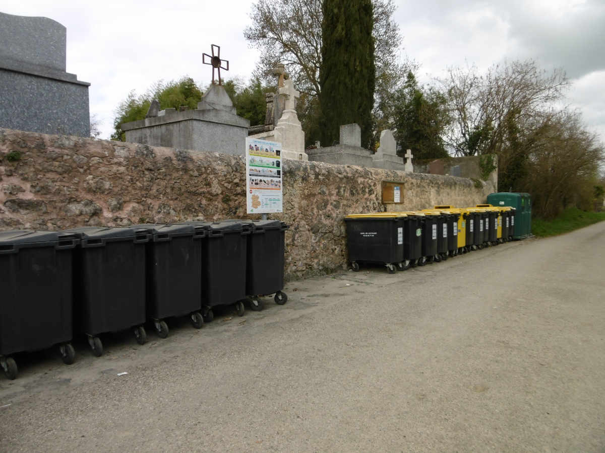 Les containers à Castet Arrouy - Photo SIDEL