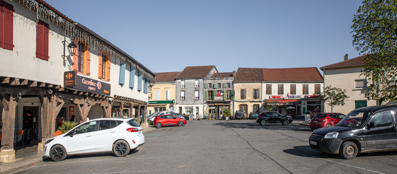 Pas de marché...mais des commerçants ambulants à Aignan  