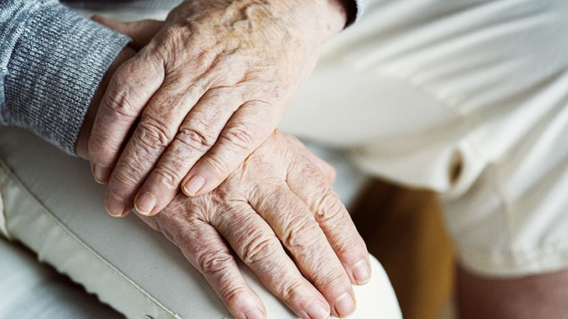 "Veiller sur mes parents", La Poste offre la gratuité de ce service
