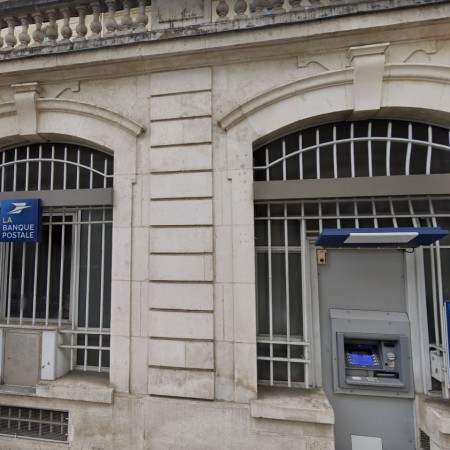 Auch Banque Postale.JPG