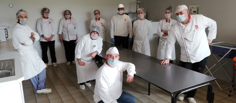 La cuisine centrale  assure sa mission malgré le confinement