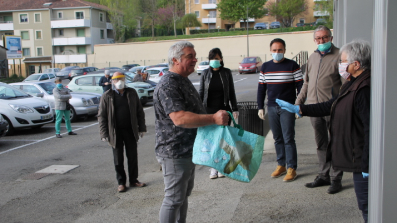 La distribution de colis alimentaires