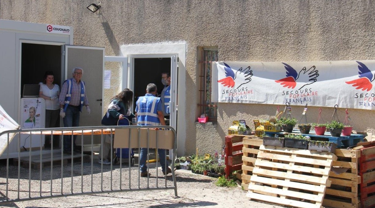 Distribution en extérieur - Photo Marc Le Saux