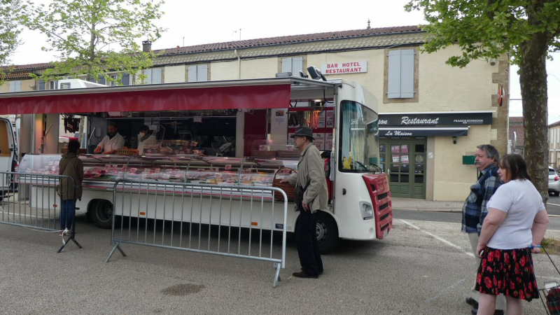 Marché de plein vent maintenu le 1er et le 8 mai 