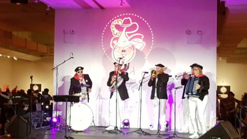 Le D’Artagnan Band rend un hommage musical aux personnels soignants