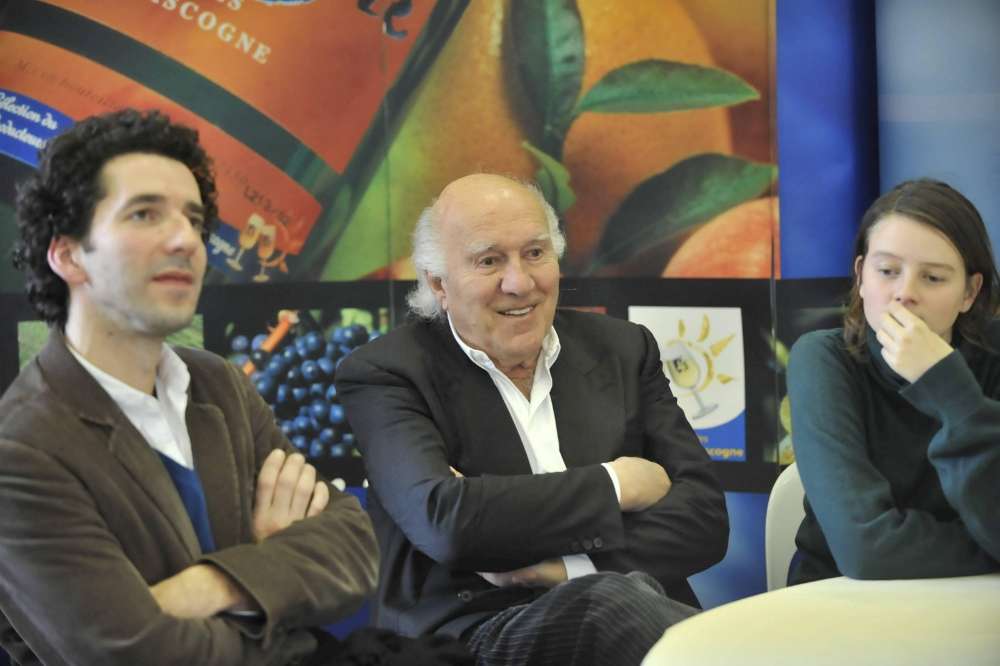 Présentation du film "Le bel âge" du réalisateur Laurent Perreau (à gauche) accompagné des comédiens Michel Piccoli et Pauline Etienne, à Auch, le 17 octobre 2009. © Crédit photo : Michel Amat 

