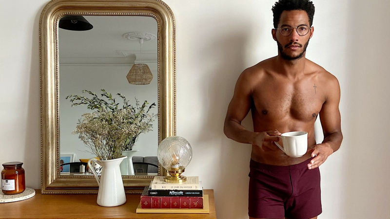 Pétrone emballe les hommes