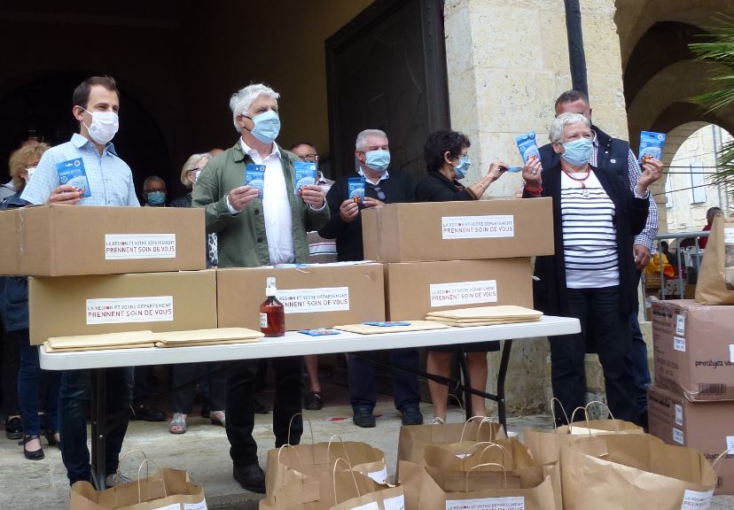 Les masques du conseil départemental ont été livrés, à Fleurance, pour toutes les communes du canton - Photo ED