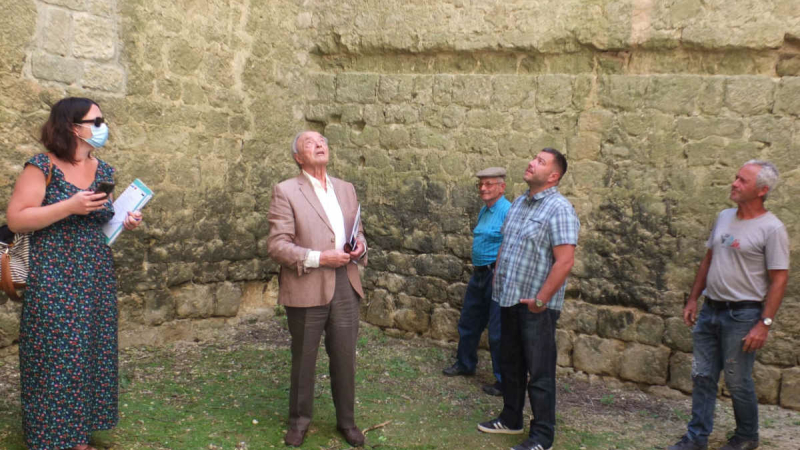 Un château qui renaît peu à peu 
