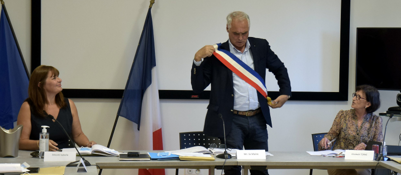 François Rivière conserve son siège 